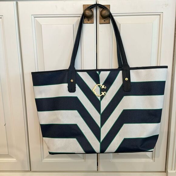 NWT C. Wonder Women’s Navy Green & White Chevron Striped Tote Bag - Picture 1 of 12